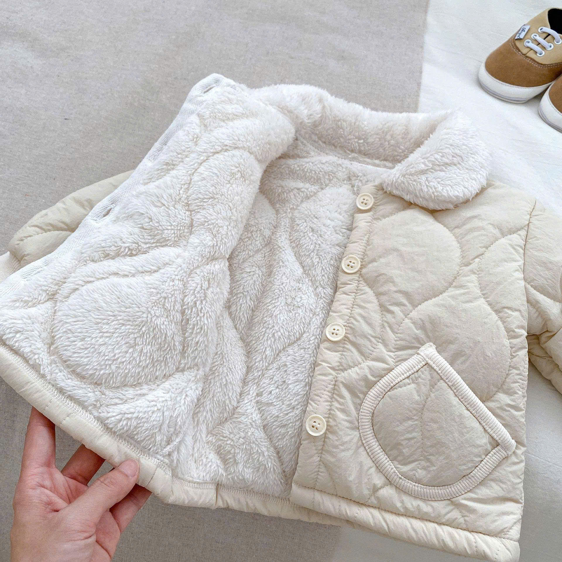 JS - Áo khoác phao kem 2 túi cổ lông trắng(73-80)