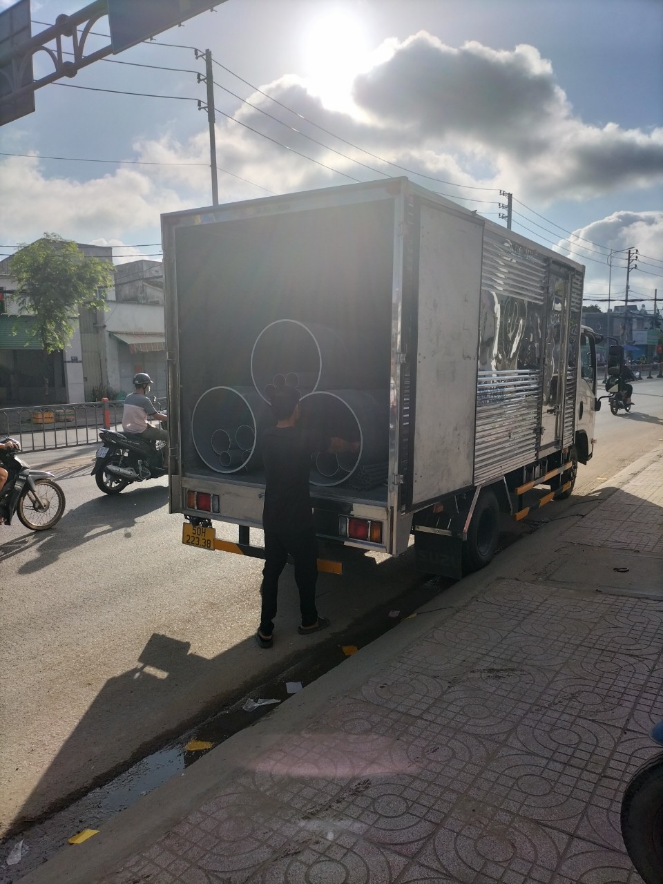 ỐNG U-PVC 630 PHỤC VỤ CÔNG TRÌNH THOÁT NƯỚC THOÁT HƠI NHÀ MÁY MAY HÓC MÔN