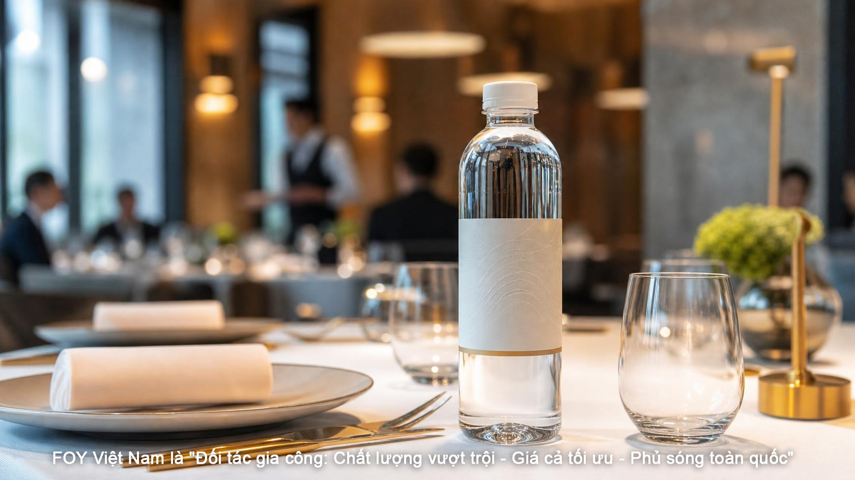 So sánh chi phí gia công và lợi ích nhận diện thương hiệu dành cho chuỗi cửa hàng F&B