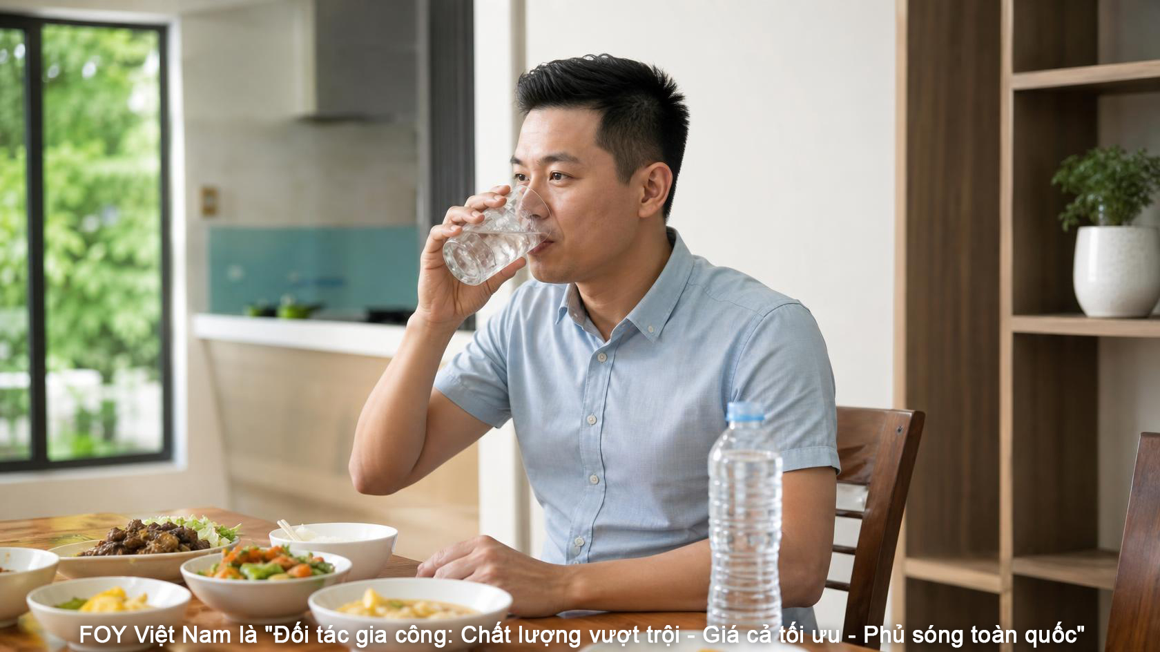 Uống nước lạnh khi ăn có ảnh hưởng dạ dày không?