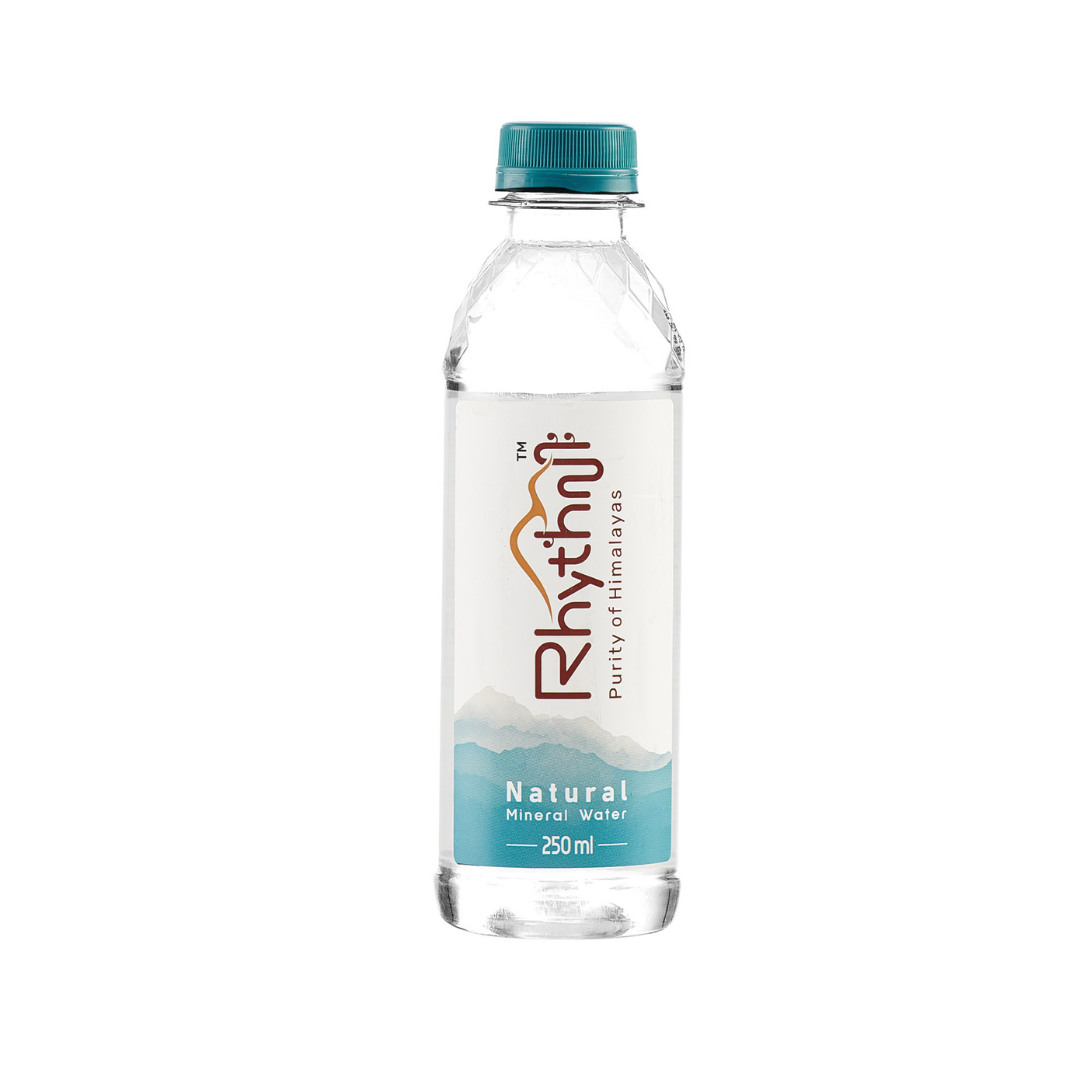 nước uống đóng chai in nhãn riêng 250ml