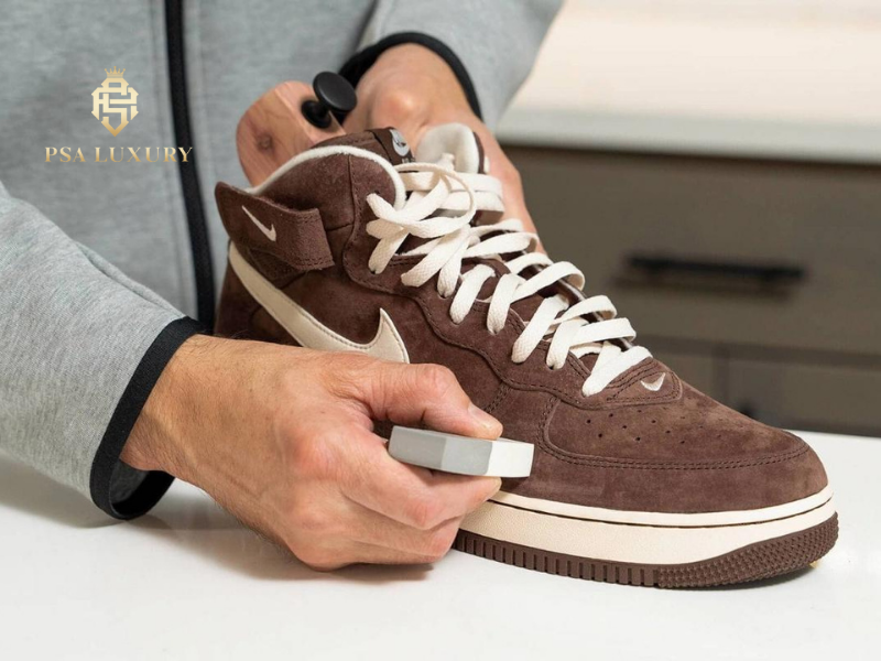 Phú Sơn Anh - Chuyên cung cấp các dung dịch vệ sinh da lộn chất lượng, giá tốt