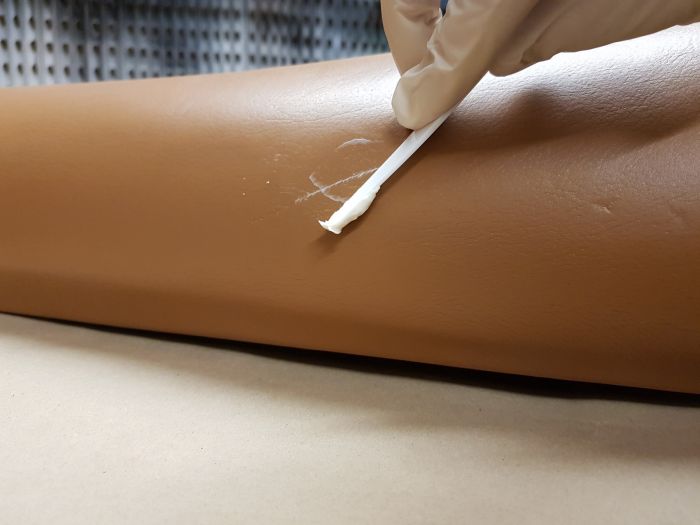 Ma tít lắp đầy lỗ thủng da- Heavy Filler