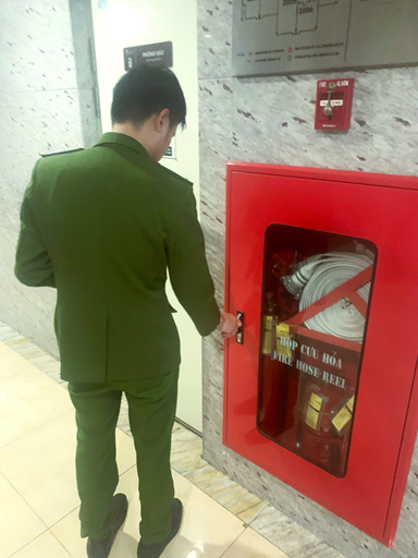Công an quận Thanh Xuân tăng cường kiểm tra công tác an toàn PCCC tại các chung cư, nhà cao tầng trên địa bàn