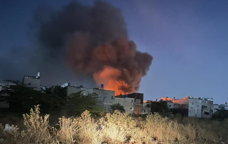 Cháy 3 nhà xưởng liền kề rộng hàng nghìn mét vuông ở TP.HCM