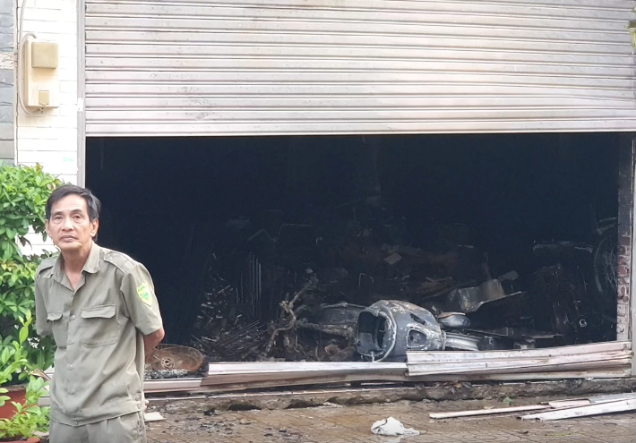 Một vụ cháy nhà dân vừa xảy ra trên địa bàn Q.Tân Phú (TP.HCM) khiến 1 người tử vong, 2 người bị thương.