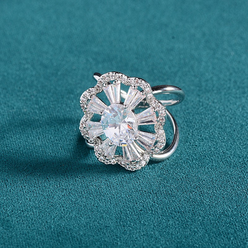 Khuy Cài Khăn KLA Luxury Gifts KLA483 Bông Hoa Màu Bạc Đính Đá Moissanite Lấp Lánh