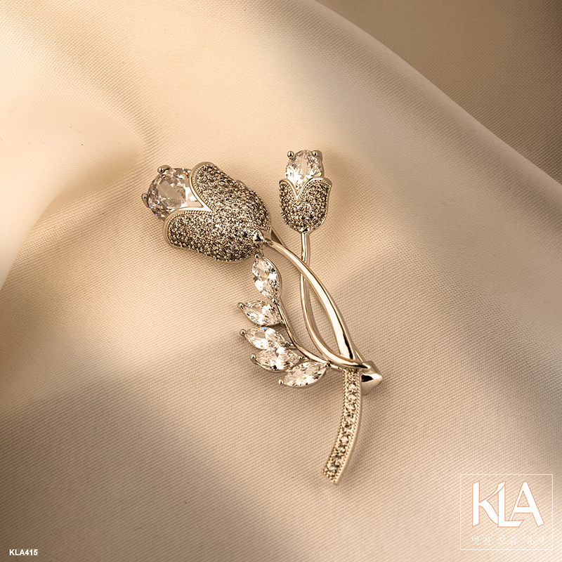 Trâm Cài Áo Cao Cấp KLA Luxury Gifts KLA415 Hình Bông Hoa Tuylip Màu Bạc Đính Đá Moissanite Lấp Lánh