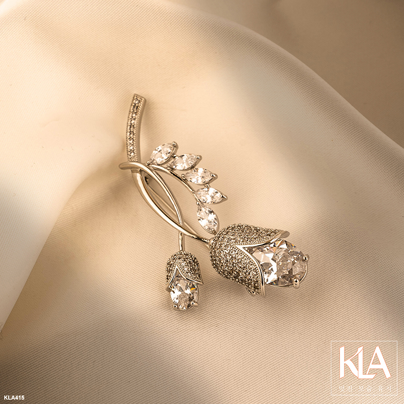 Trâm Cài Áo Cao Cấp KLA Luxury Gifts KLA415 Hình Bông Hoa Tuylip Màu Bạc Đính Đá Moissanite Lấp Lánh