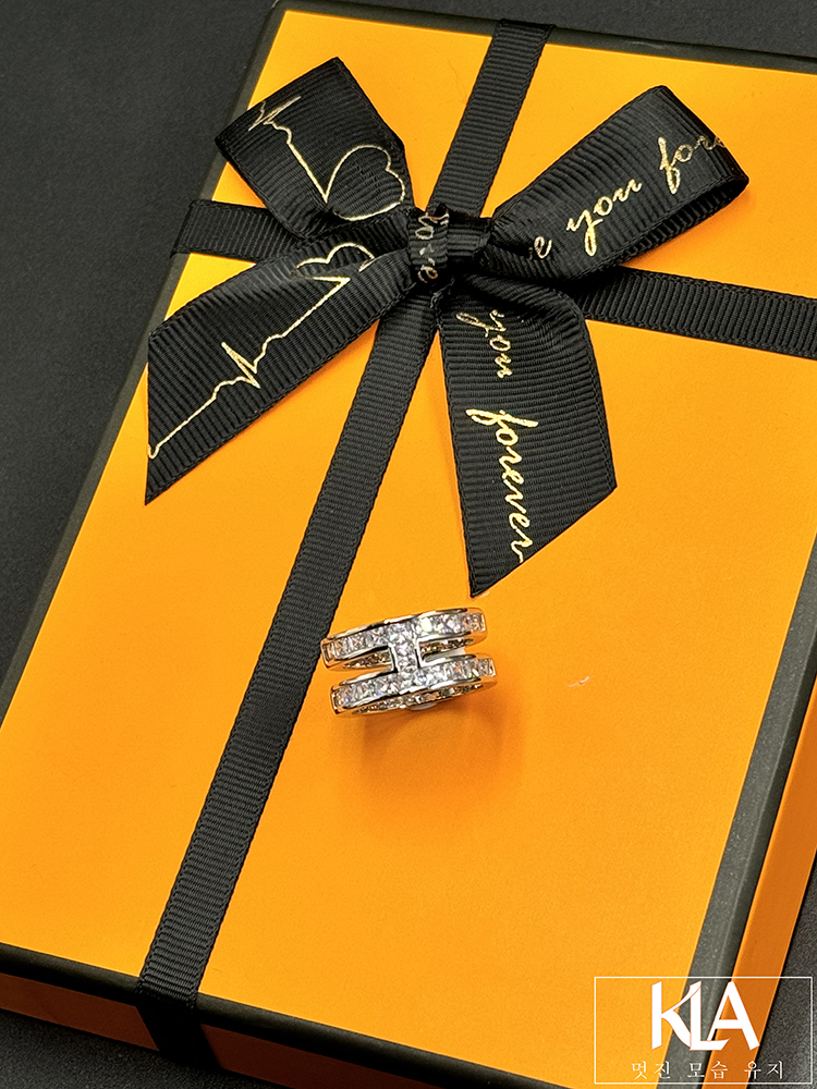 Khuy Cài Khăn KLA Luxury Gifts KLA453 Kiểu Tròn 2 Tầng Đính Đá Moissanite Lấp Lánh