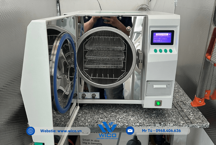 Khách hàng chạy thử và đánh giá cao Nồi hấp sấy chân không TM-20DV do Wico phân phối