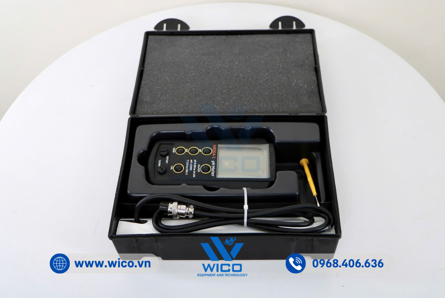 Máy đo pH/ORP/Nhiệt Độ cầm tay HI8314-1 được trang bị vali đựng chắc chắn