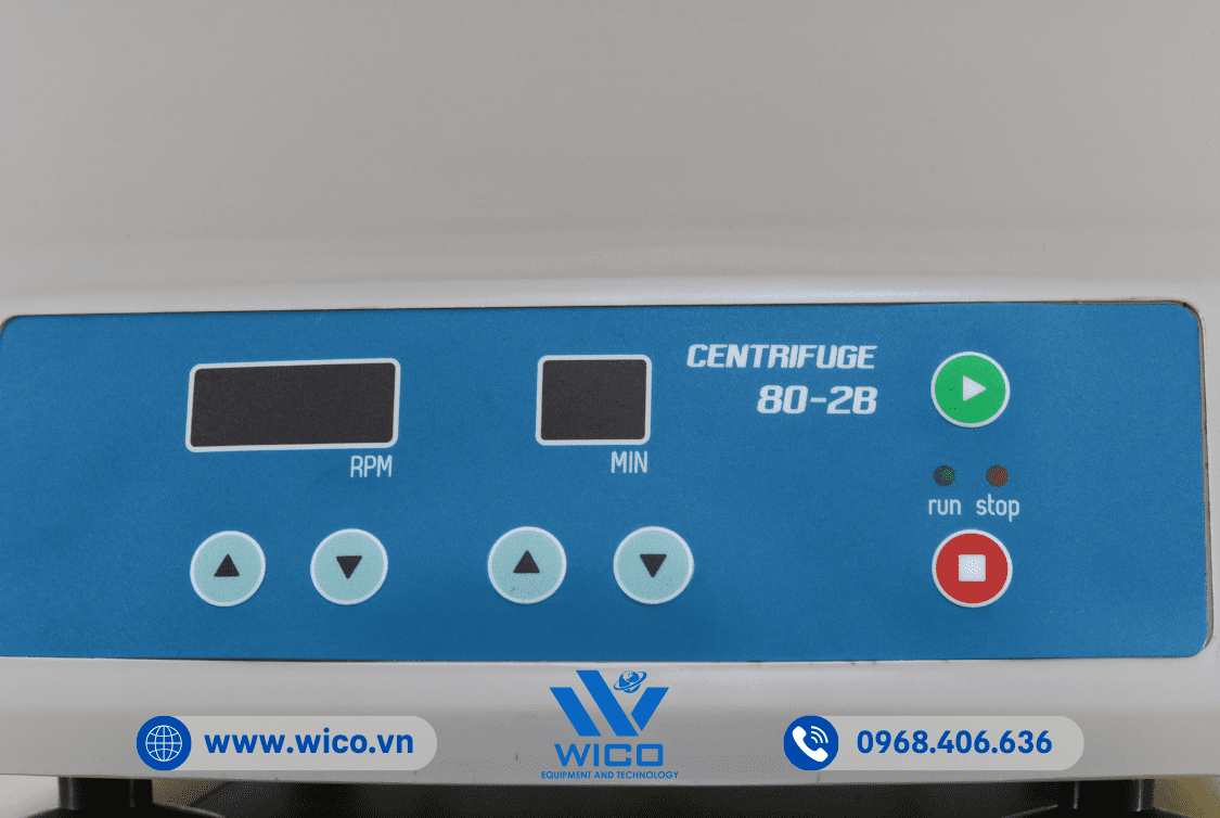 Màn hình điều khiển cúa Máy ly tâm 80-2B