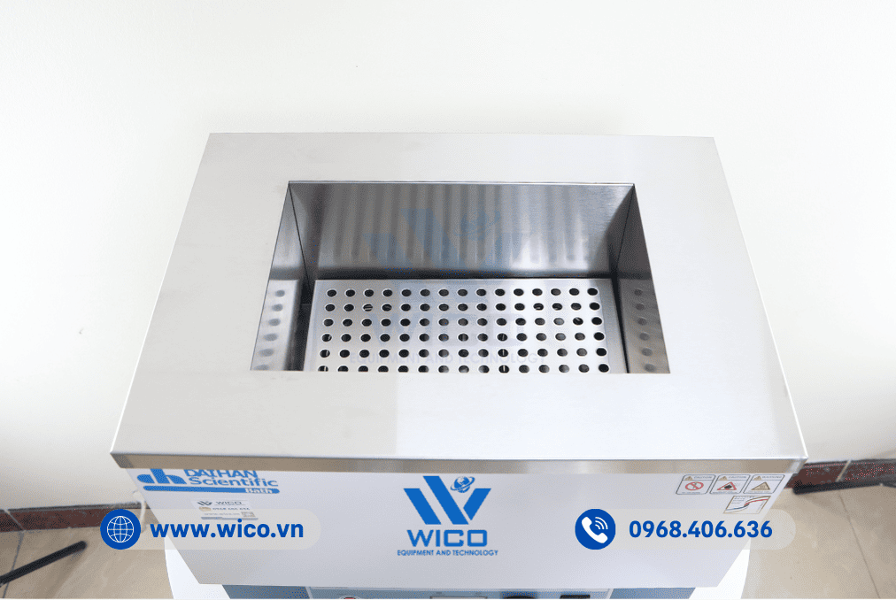 Buồng làm bằng Inox dễ vệ sinh