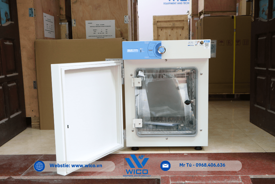 Tủ được làm bằng thép không gỉ 304 chống ăn mòn