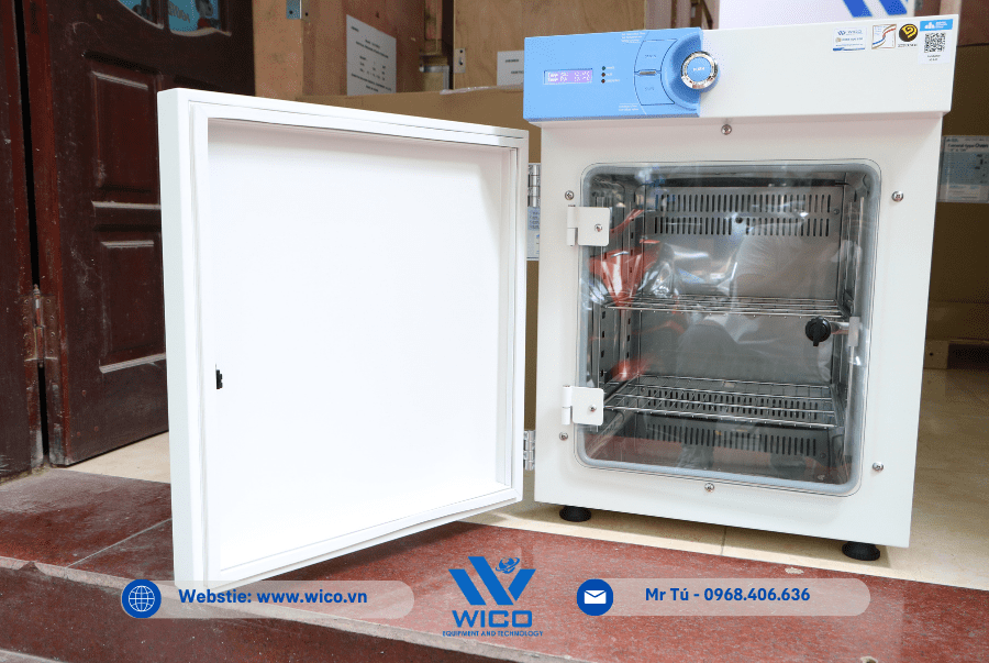 Tủ được làm bằng thép không gỉ 304 chống ăn mòn