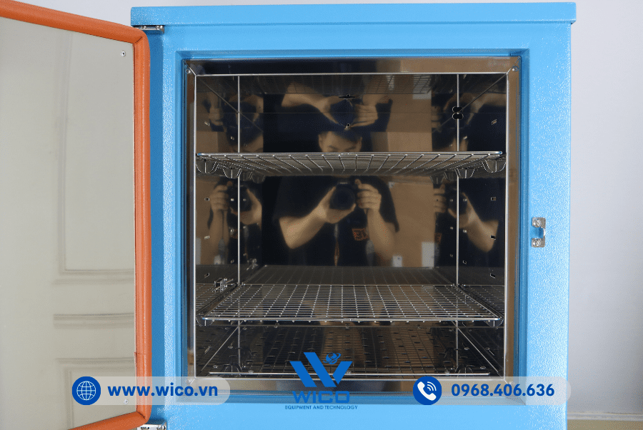 Buồng trong được làm bằng thép không gỉ