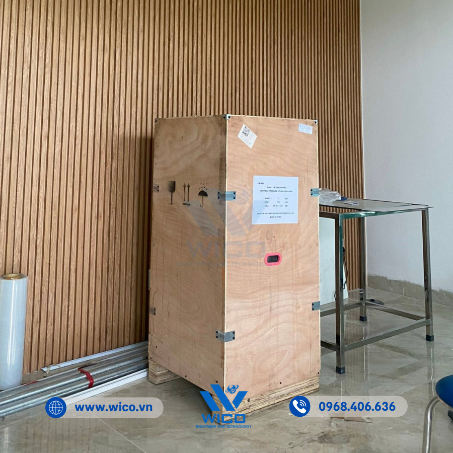 Giao hàng Nồi hấp tiệt trùng LS-35HD cho phòng thí nghiệm ở Ninh Bình