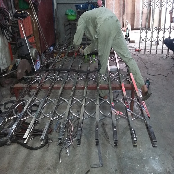 Cửa xếp inox 03