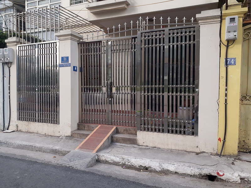 Cửa cổng inox 9