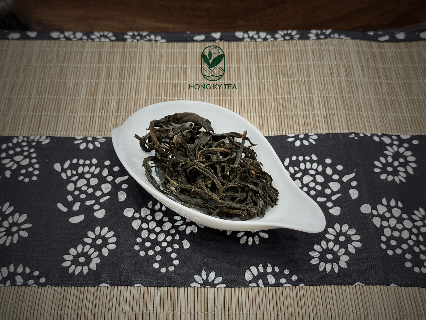 Lão Hồng Trà - Trà Shan Tuyết cổ thụ Hà Giang - Hồng Kỳ Tea