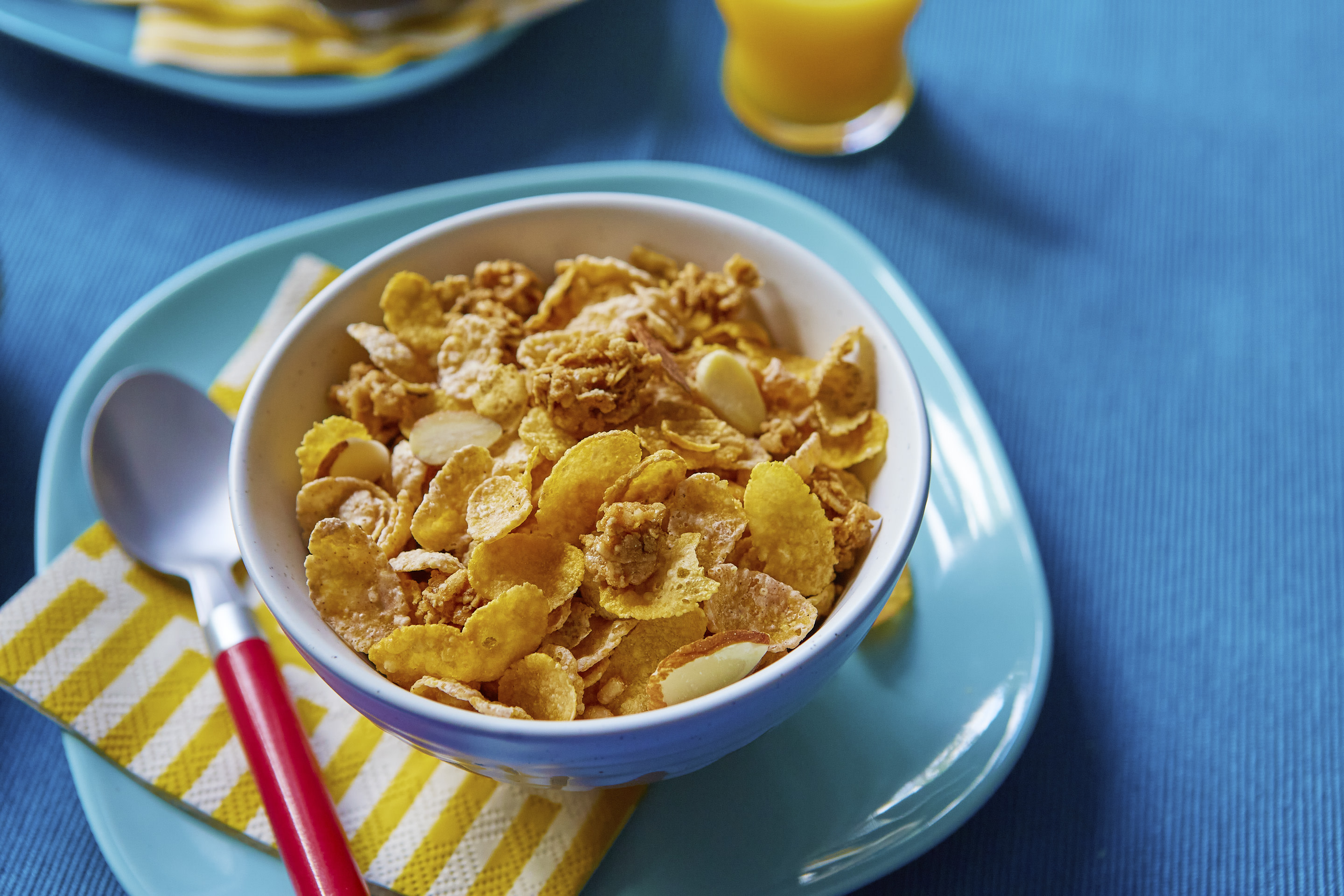 Ngũ Cốc Ăn Sáng Yến Mạch Mật Ong Với Hạnh Nhân Post Honey Bunches of Oats with Almonds Breakfast Cereal with Granola Clusters, Hộp 340g