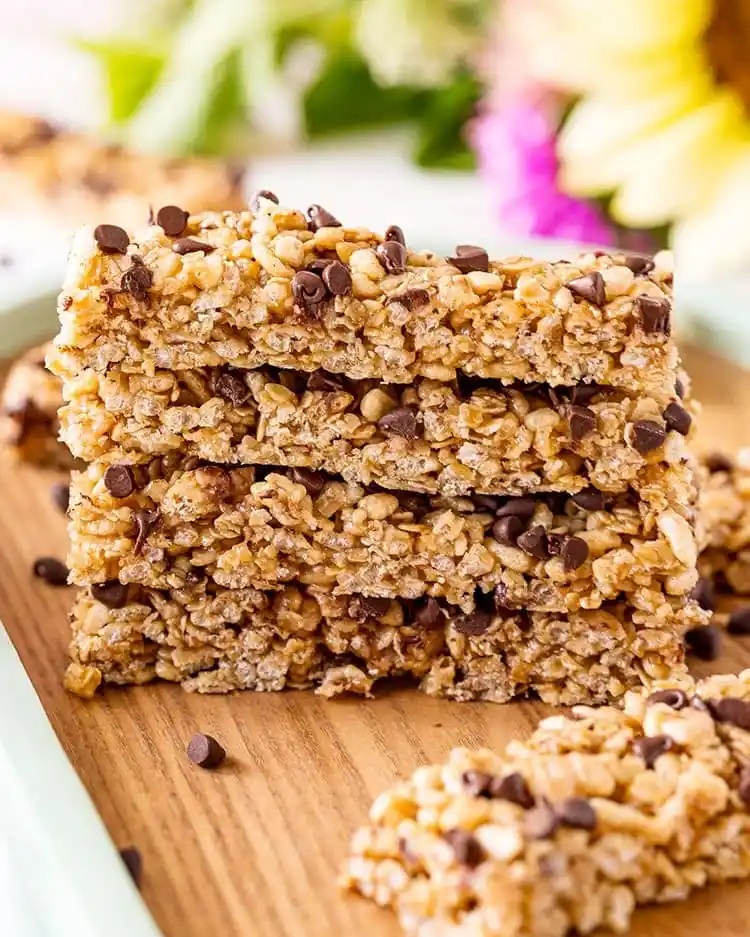 Thanh Ngũ Cốc Bơ Đậu Phộng Socola Hữu Cơ Annie's Organic Peanut Butter Chocolate Chewy Granola Bars, Hộp 6 Thanh x 25g