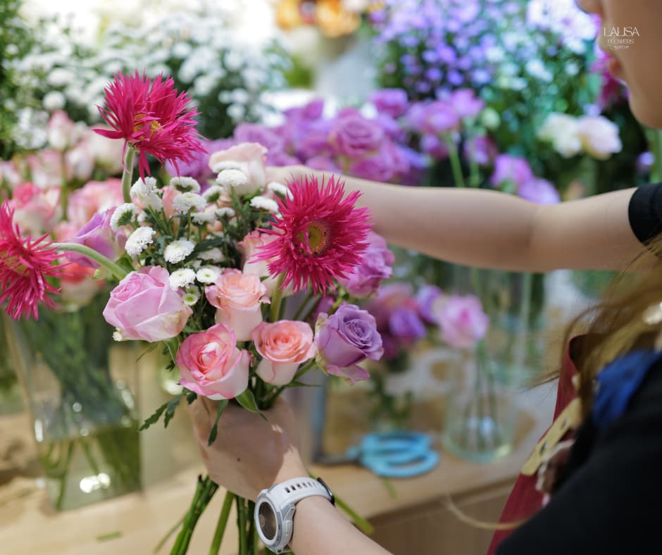 BỘ SƯU TẬP BÓ HOA MỚI NHẤT CHO NGÀY NHÀ GIÁO VIỆT NAM 20/11 TẠI LALISA FLOWERS & DECOR