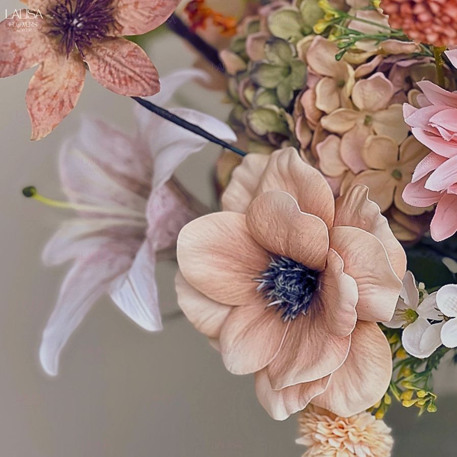 🎃 HOA LỤA HALLOWEEN – KHI SỰ BÍ ẨN GẶP GỠ VẺ ĐẸP TINH TẾ