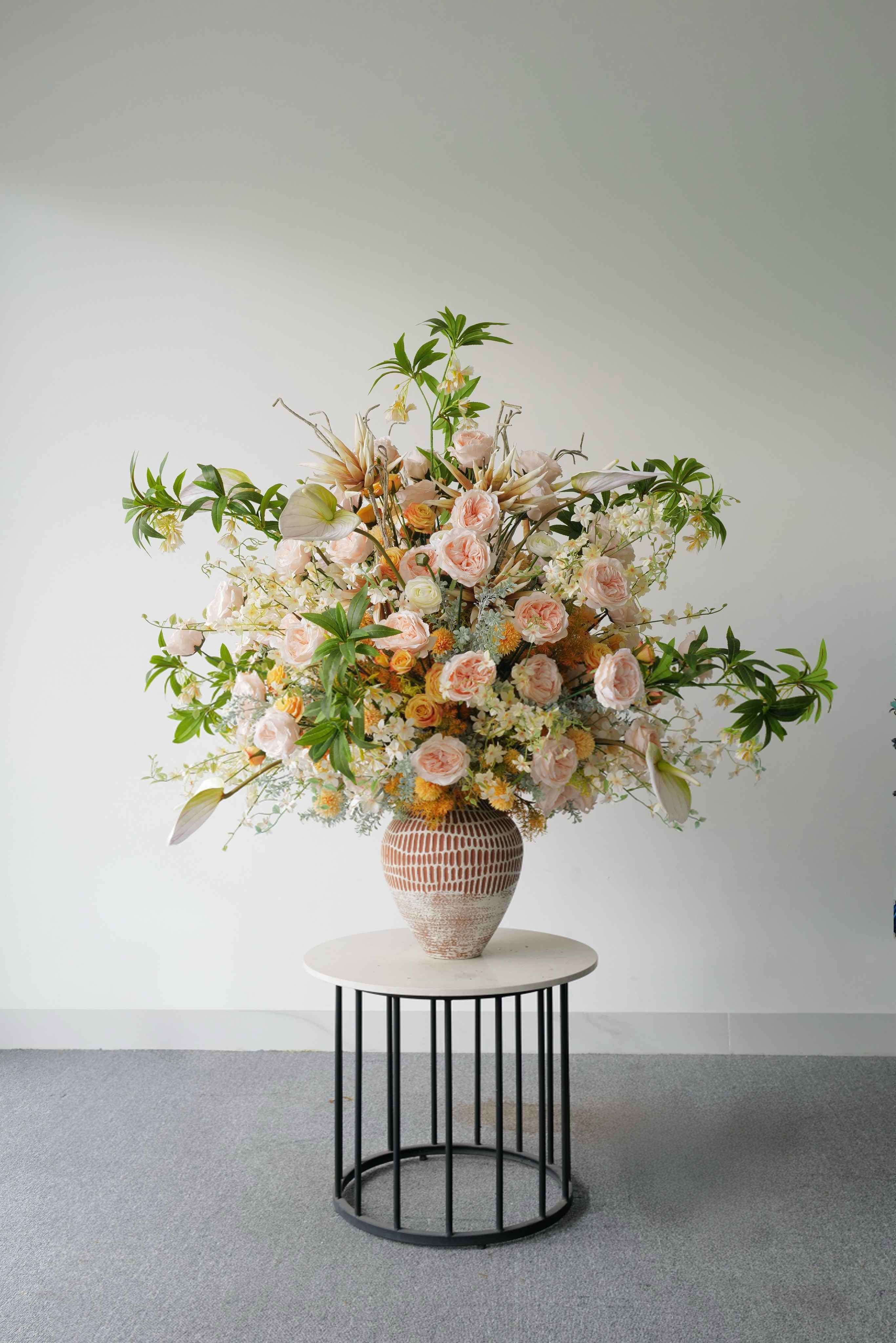 Trang trí văn phòng ngày 20/10 với hoa lụa cao cấp – Nâng tầm không gian doanh nghiệp