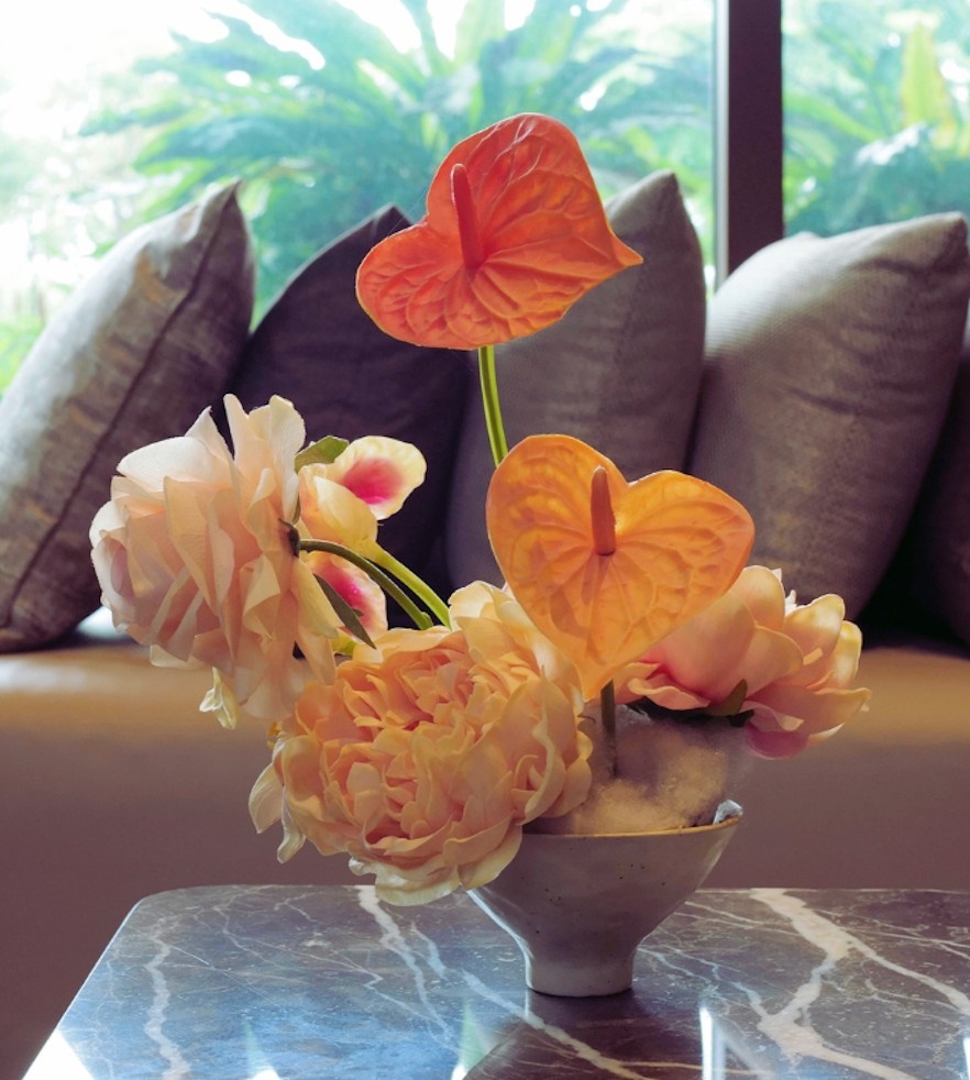 🍁 LALISA FLOWERS & DECOR – Sắc Thu Trong Từng Cánh Hoa Lụa: Gợi Cảm Hứng Decor Cho Mọi Không Gian