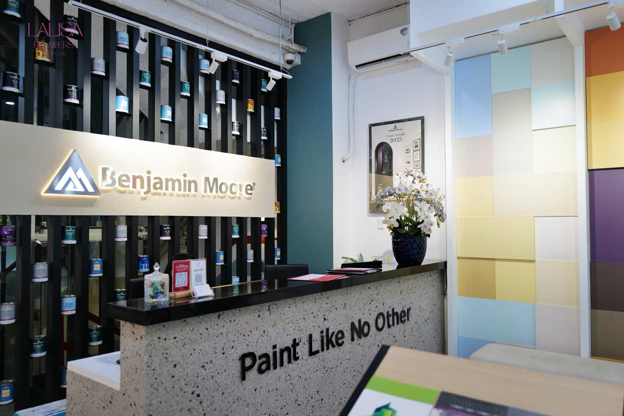 GỢI Ý NHỮNG MẪU HOA LỤA CAO CẤP TRANG TRÍ QUẦY LỄ TÂN CHO DOANH NGHIỆP