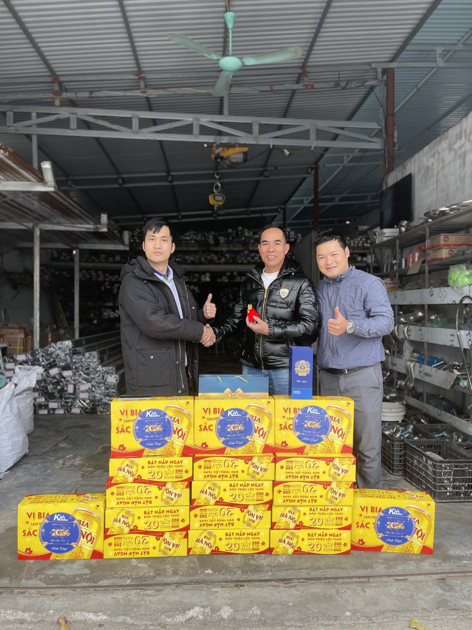 NHÔM KAA TẶNG QUÀ TẾT KHÁCH HÀNG TẠI HẢI DƯƠNG