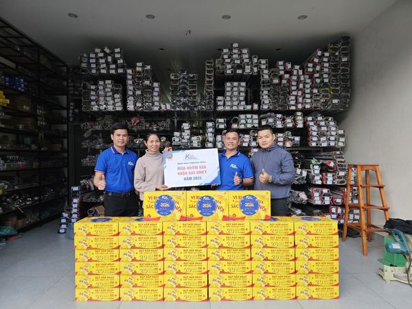 NHÔM KAA TẶNG QUÀ TẾT KHÁCH HÀNG TẠI SƠN LA