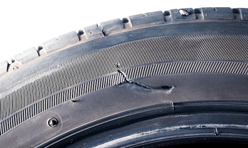 Hông lốp - nơi hư hỏng không thể sửa chữa