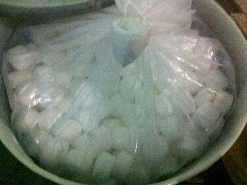 Tàu chở hóa chất cực độc (NaCN) bốc cháy giữa Biển Bắc