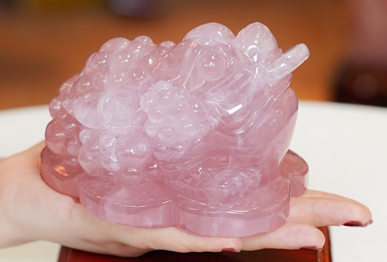 Cách Đặt Thiềm Thừ: Hướng Dẫn Chi Tiết và Phong Thủy Làm Thế Nào để Hút May Mắn