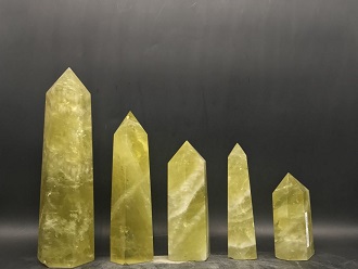 Trụ đá thạch anh