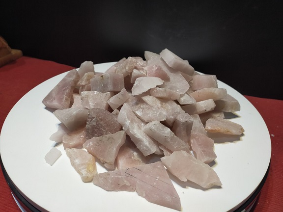 Đá thạch anh rải móng nhà