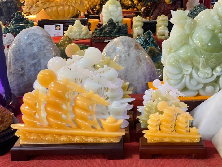 Tác phẩm Thuận buồm xuôi gió (KT 20 x 20cm)