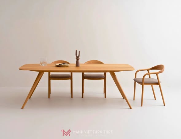 Tavi Dining Table