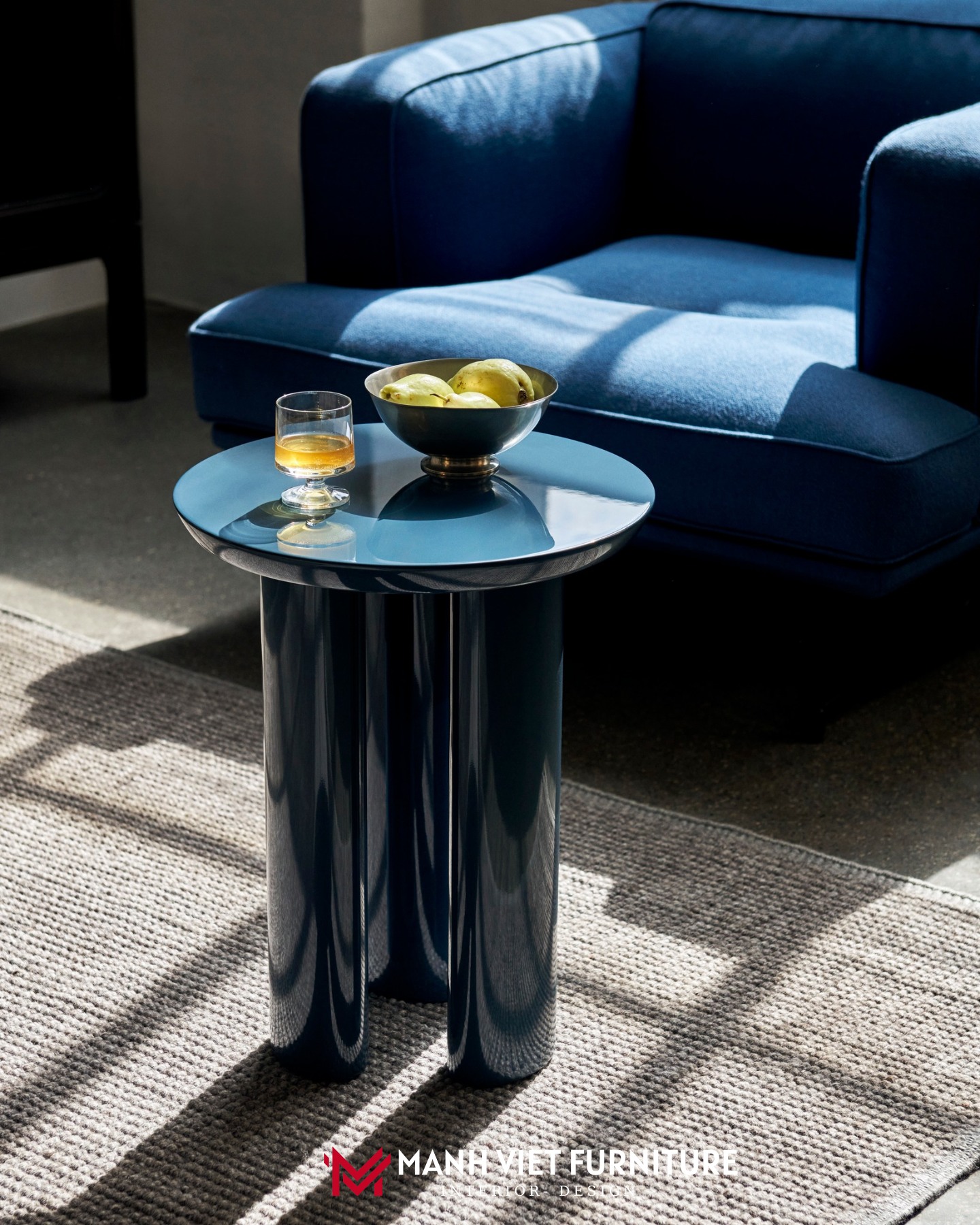 Tung Table & Butterfly Chair