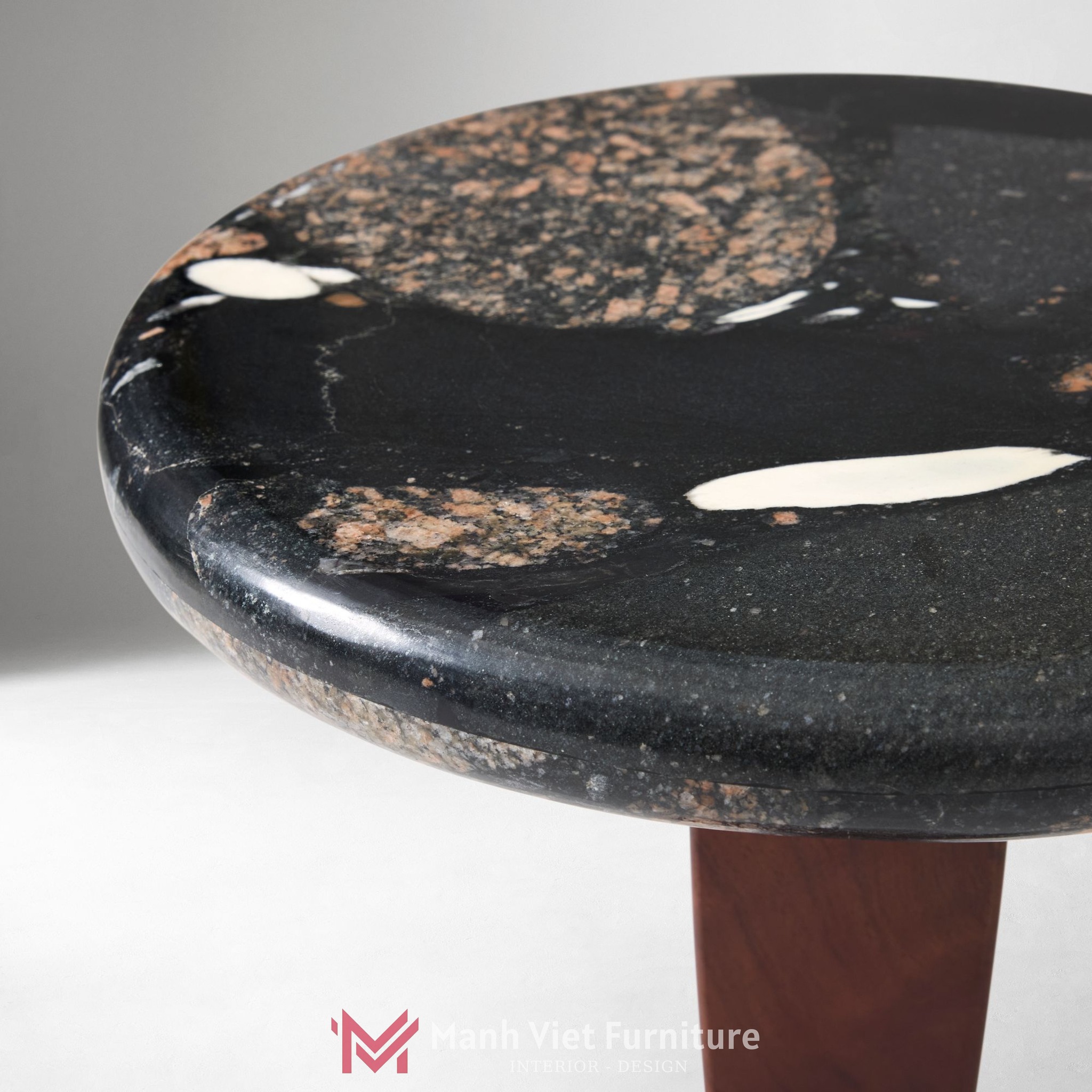 Pierce & Ward Drink Table