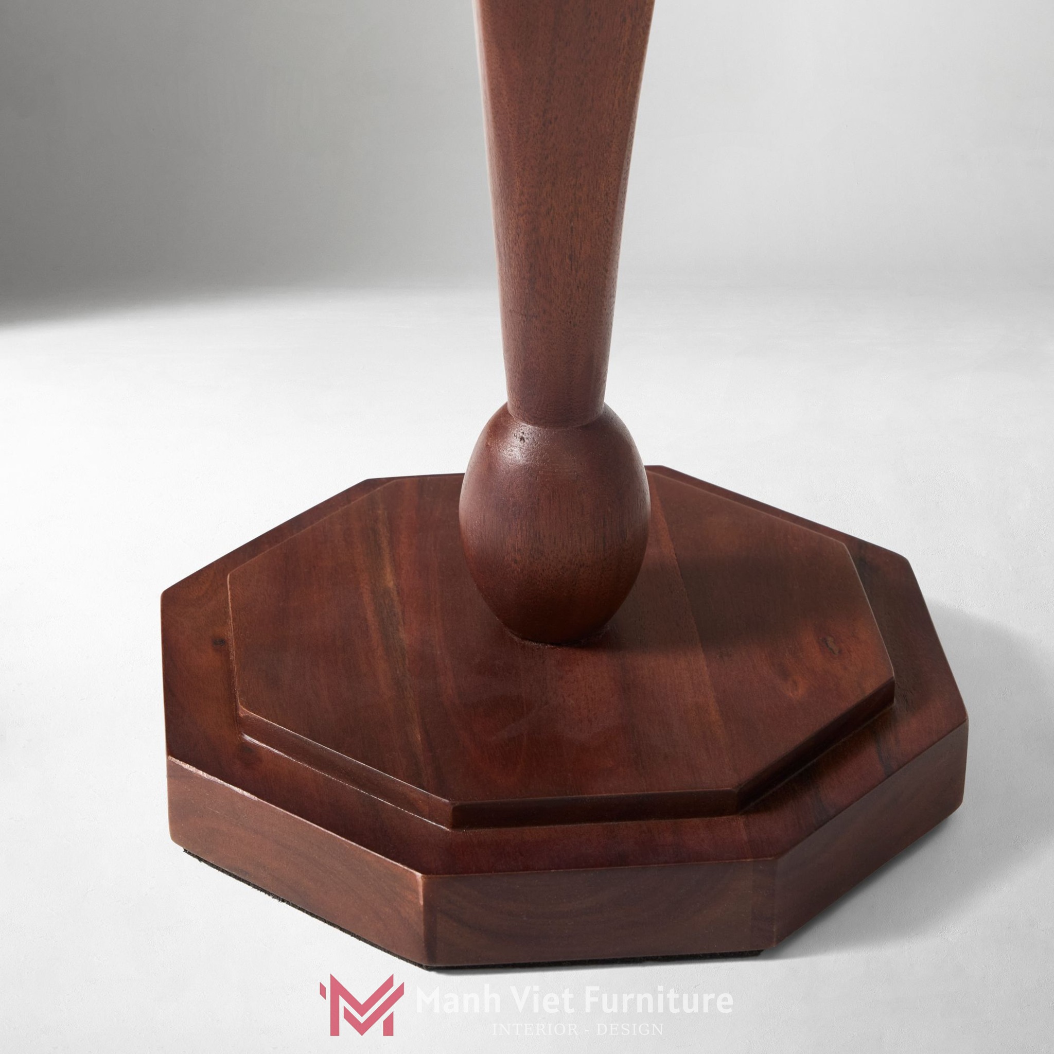 Pierce & Ward Drink Table