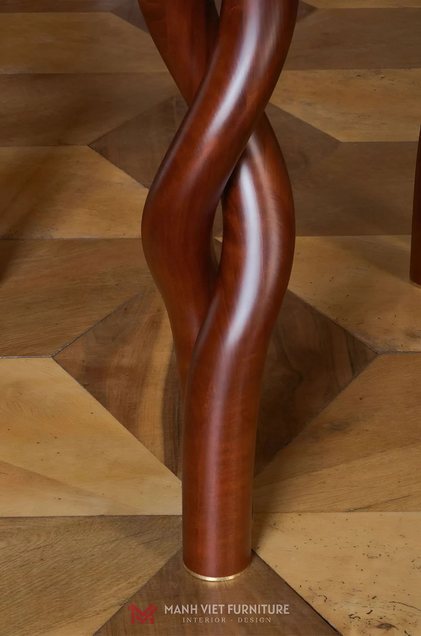 Crepuscular Dining Table