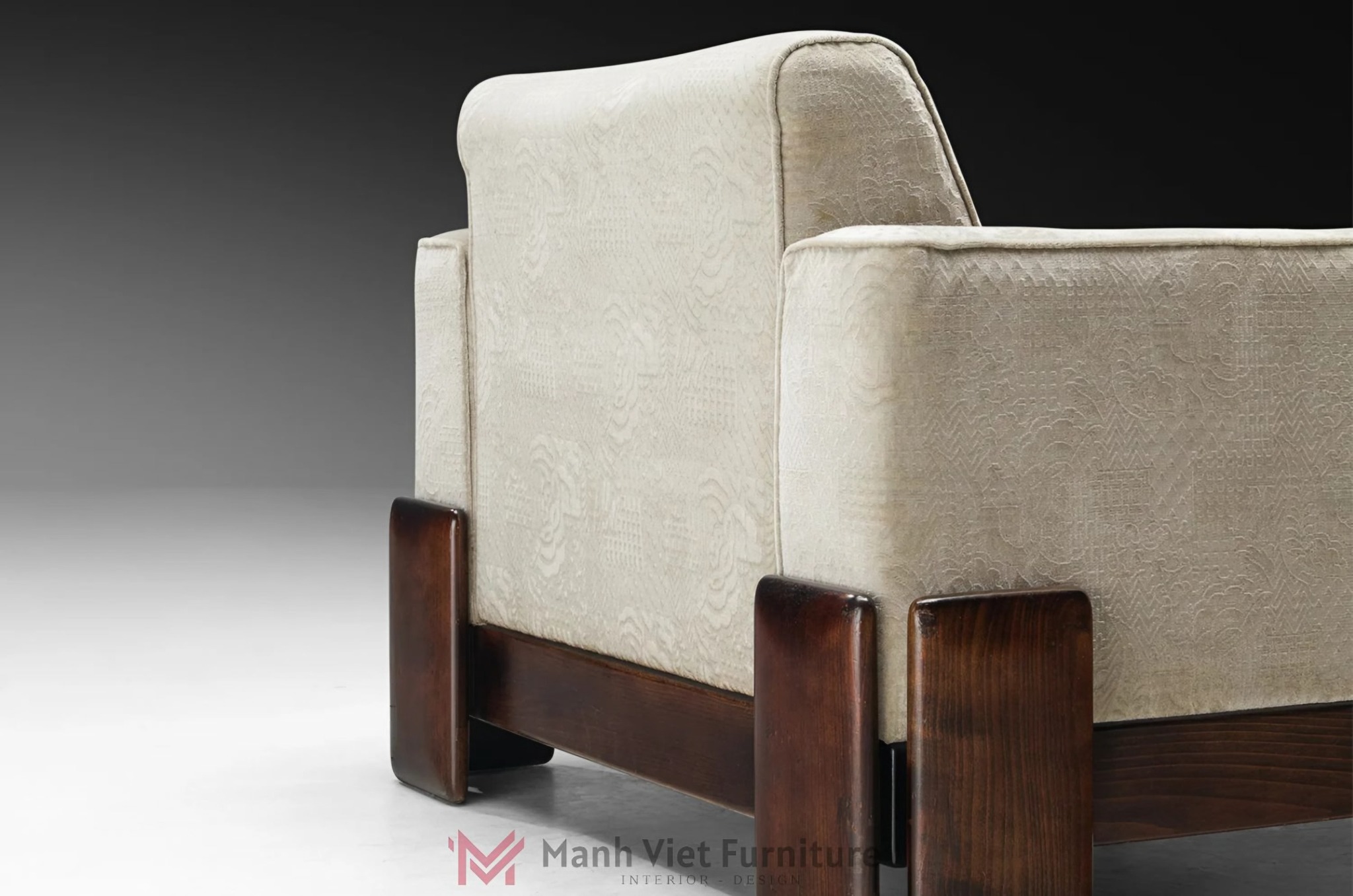 Post-Modern Italian Lounge Chair