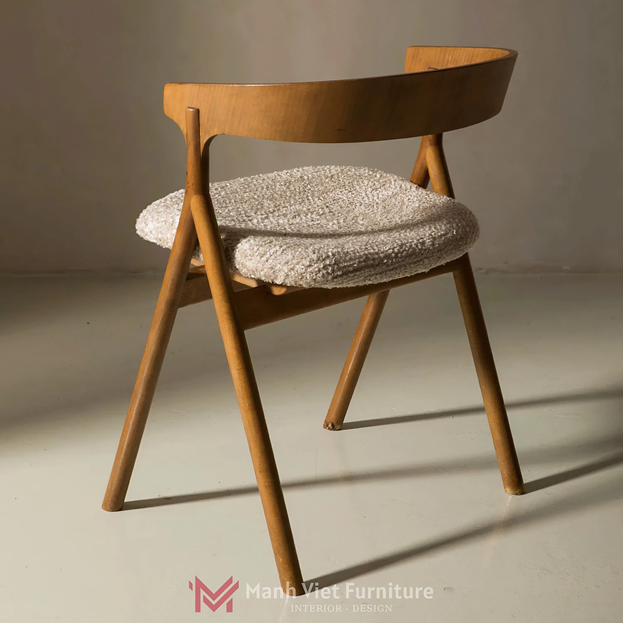 Yksi Dining Chair
