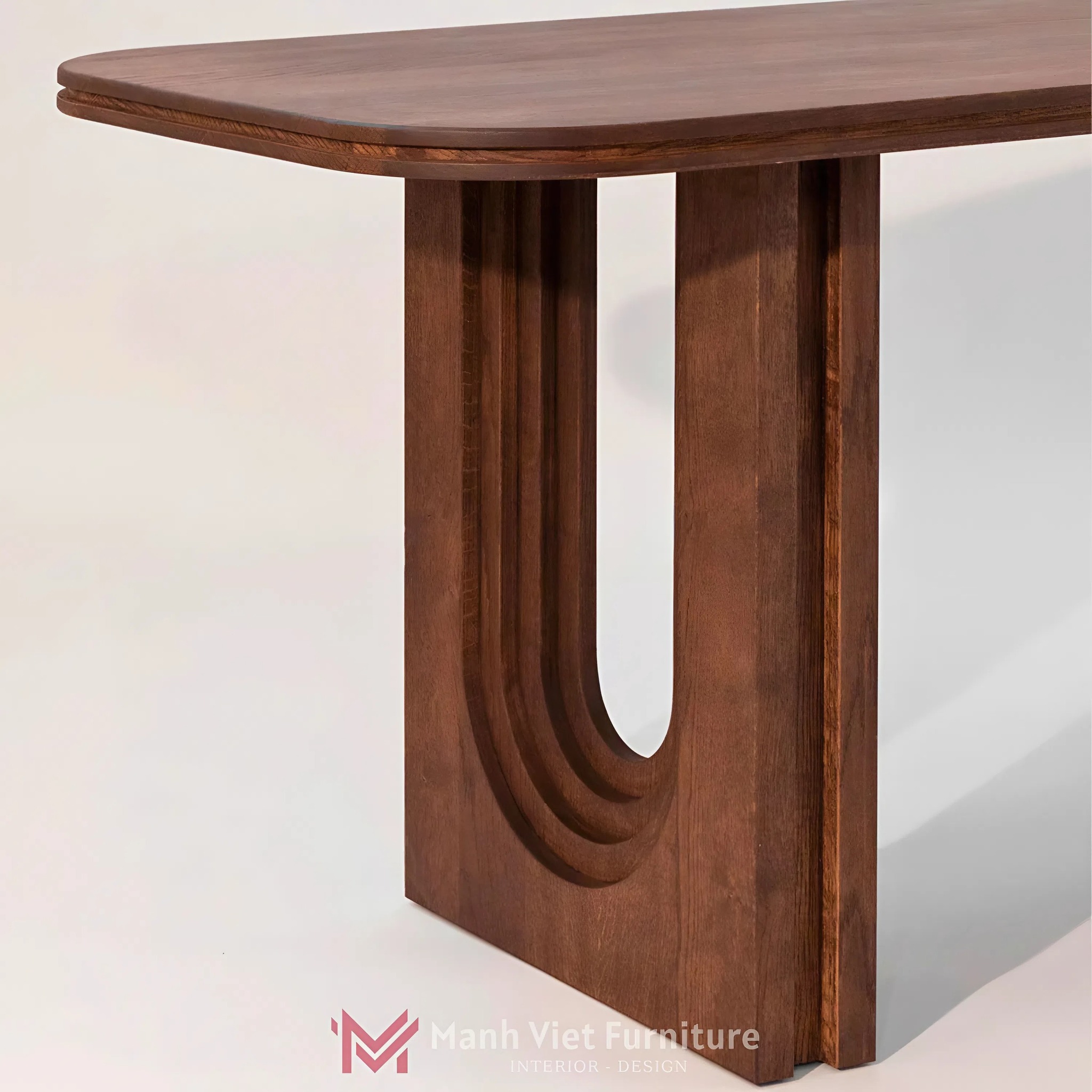 Emphasis Dining Table