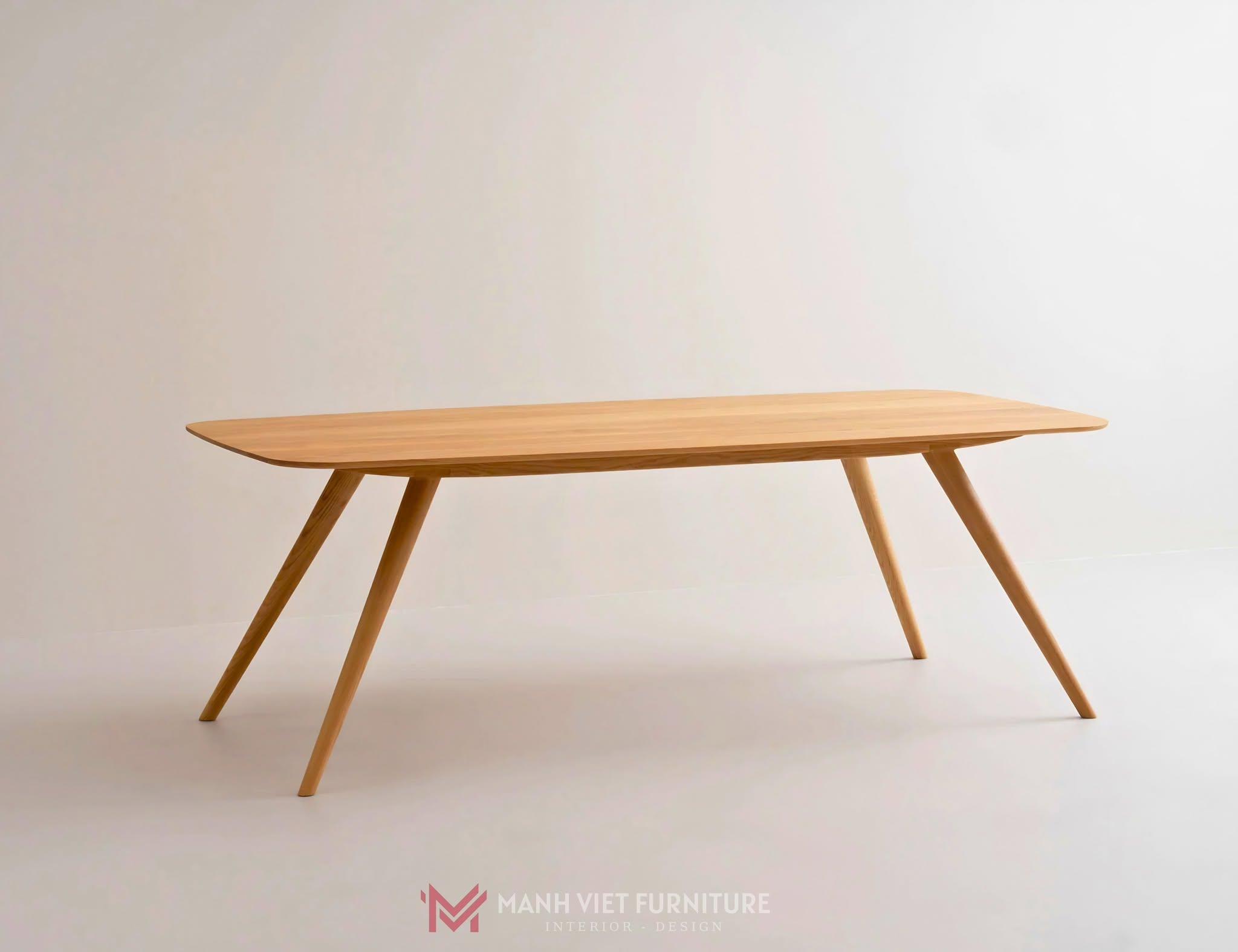 Tavi Dining Table