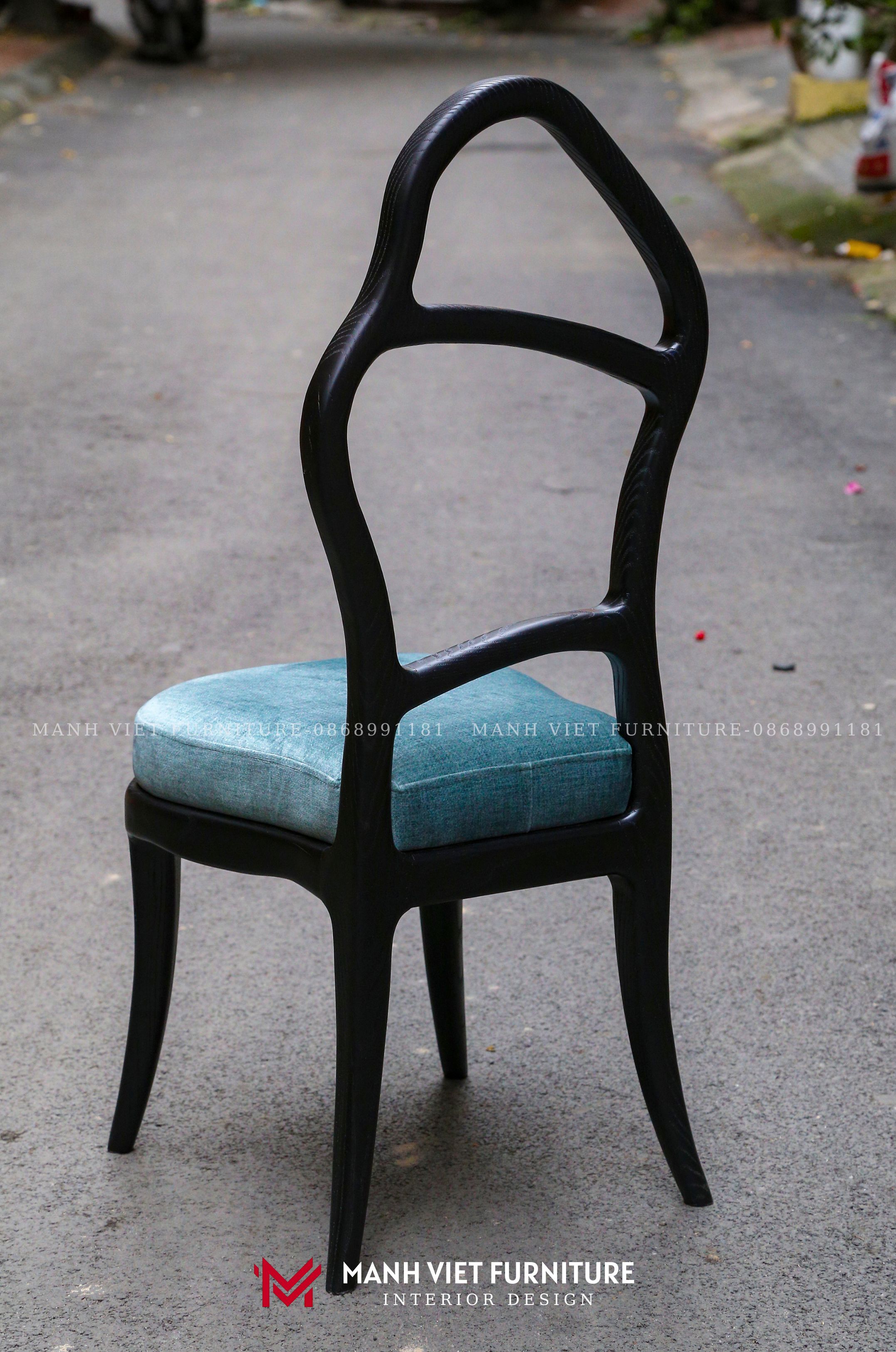 Lily Chair